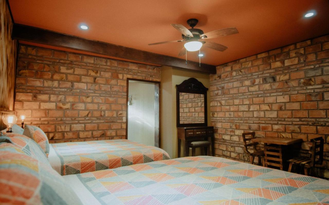 Cabana R Y A บาเย เด กัวลาลูเป ภายนอก รูปภาพ